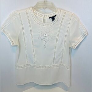 Forever 21 Ivory Cream Lace and Embroidery Short Sleeve Blouse Size Medium